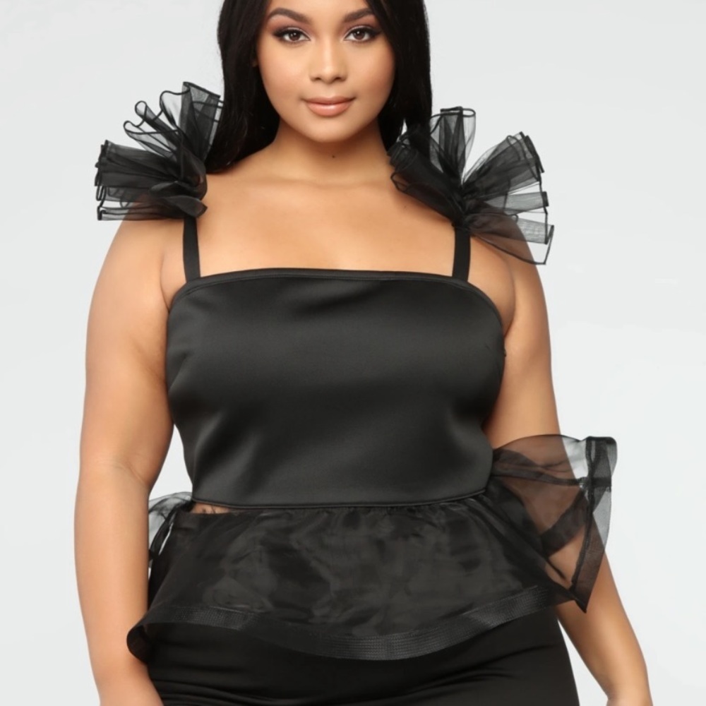 FashionNova// blouse size xs - Picture 2 of 4